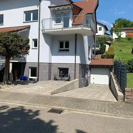Diane's Ferienwohnung דירה